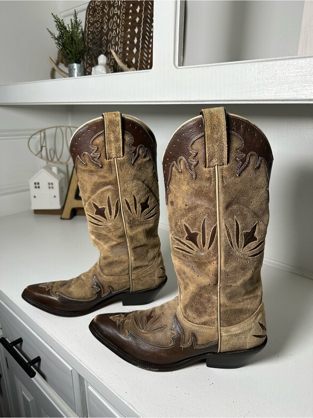Justin Suede Cowboy Boots Womens 7B Tan Brown Western Snip Toe Cowgirl Boots